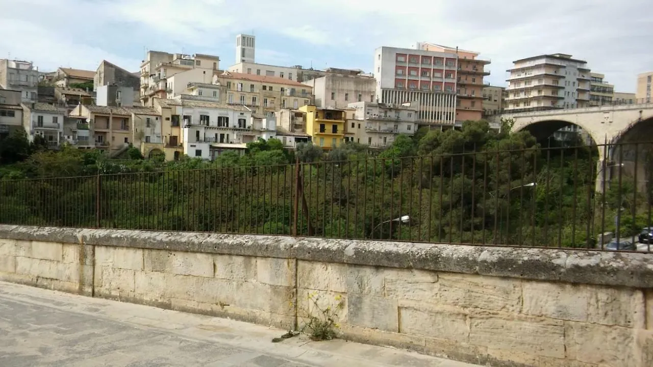 Villa Dammuso Ludovico Ragusa 0*,  Italia
